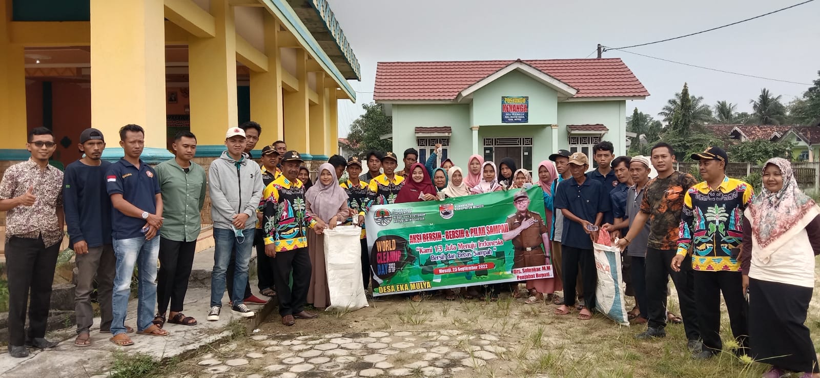 Sambut World Cleanup Day Desa Eka Mulya Lakukan Aksi Bersih-Bersih dan Pemilahan Sampah Tahun 2022